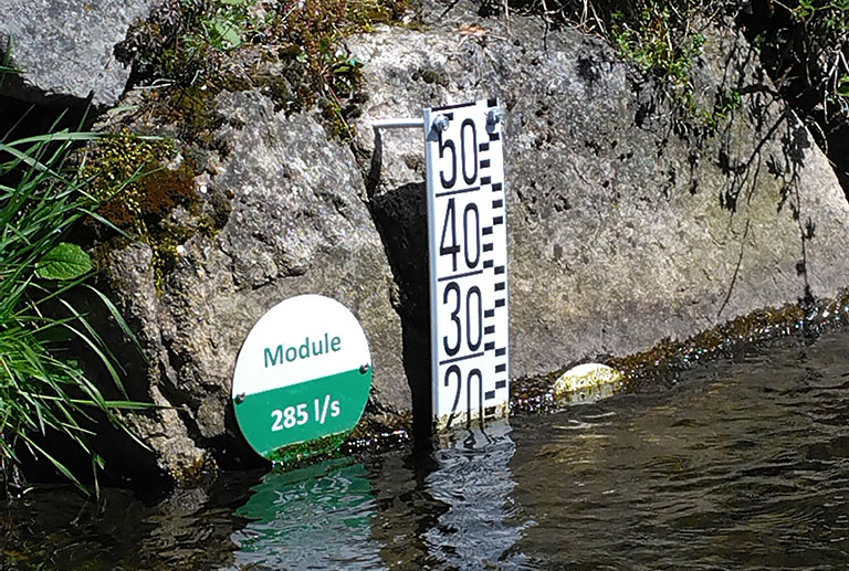 Exemple d'échelle graduée sur une cours d'eau - EPAGE Loire-Lignon