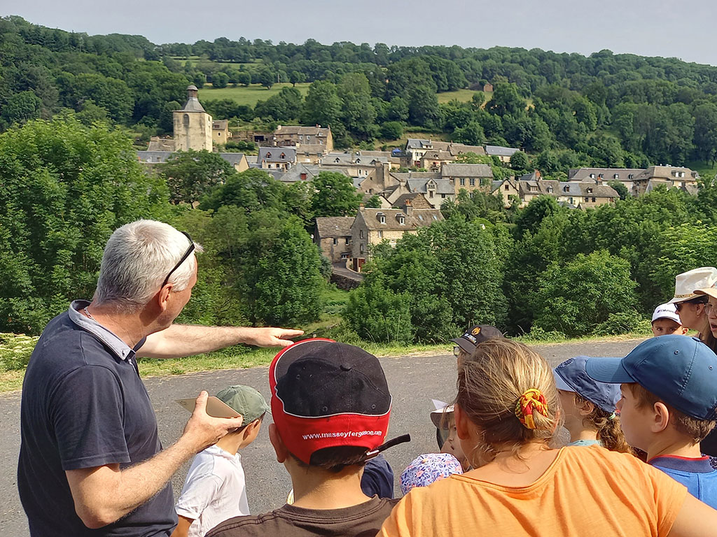 Journée de restitution de l'École du Parc 2024 à Saint Chély d'Aubrac - PNR Aubrac