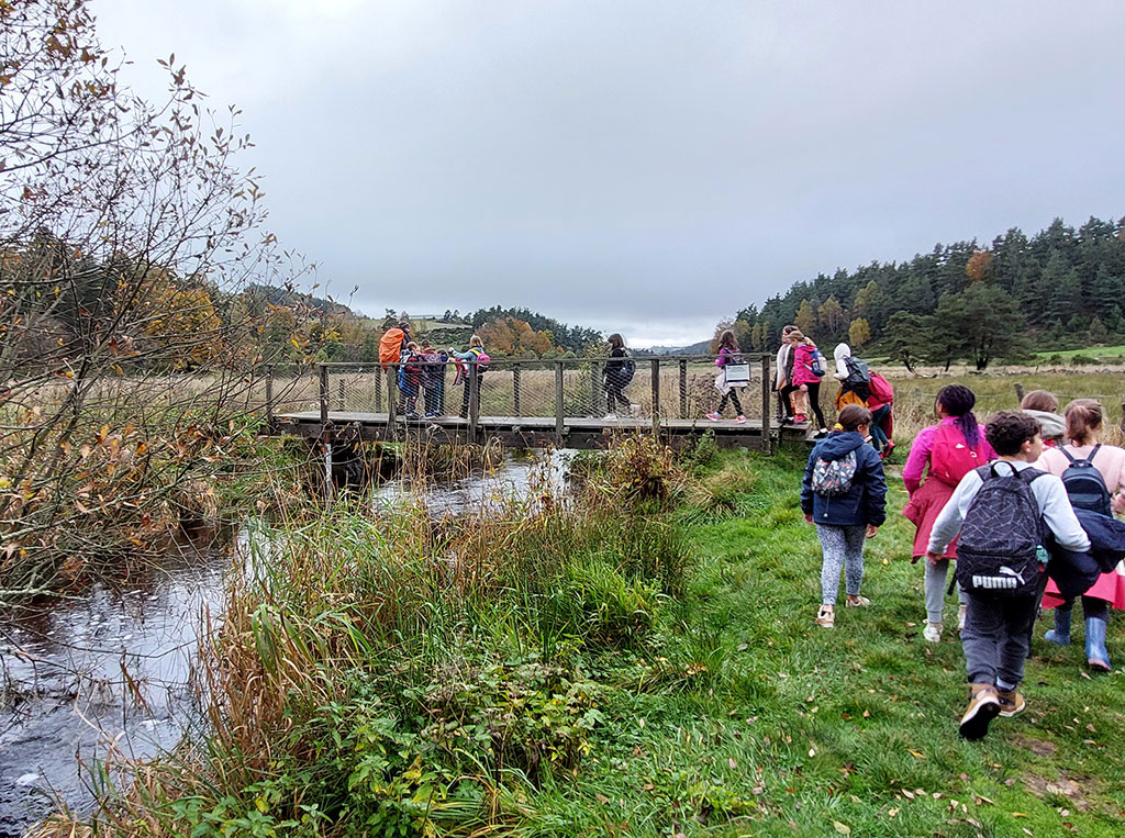 Des élèves des Parcs des Pyrénées catalanes et de la Narbonnaise ont été accueillis sur l'Aubrac